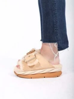 4CCCCEESMellow Laze - Sand