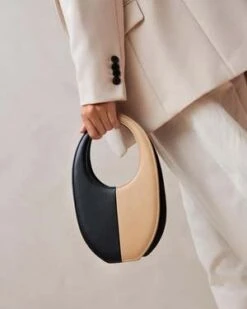 AlohasThe O Mini Bag - Black/Cream 12 AlohasThe O Mini Bag - Black/Cream -AGOLDE Shop ALOHAS The O Mini Bag in Black Cream 20231008235150 1