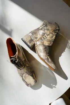 About ArianneGabriel Boots - White Mamba