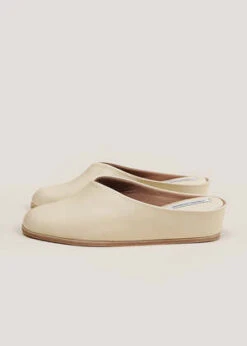 About ArianneBianco Bao Walk Mules 10 About ArianneBianco Bao Walk Mules -AGOLDE Shop Bianco Bao Walk Mules 20220322001317