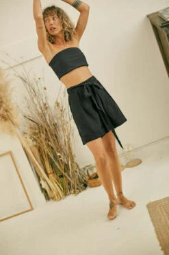 CossacTencel Shorts - Black -AGOLDE Shop Black Tencel Shorts by Cossac 20220303201942 2