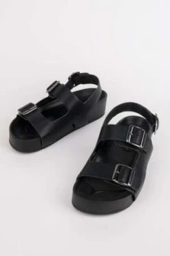 Intentionally BlankExxy Flatform Sandal