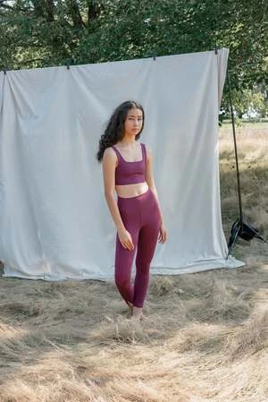 Girlfriend CollectiveGIRLFRIEND COLLECTIVE TAILLE HAUTE LEGGINGS - PLUM 3 Girlfriend CollectiveGIRLFRIEND COLLECTIVE TAILLE HAUTE LEGGINGS - PLUM