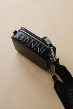 GanniBanner Camera Bag - Black -AGOLDE Shop Ganni Banner Camera Bag Black 20230513021758 1