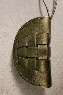 HereuLluna Mini Metallic Clutch - Green 13 HereuLluna Mini Metallic Clutch - Green -AGOLDE Shop Green Lluna Mini Metallic Clutch 20231025004147 2