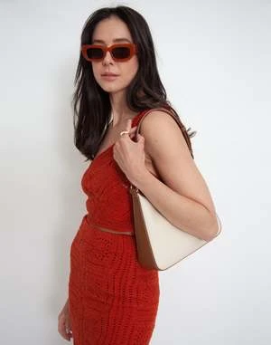 HYER GOODSCanvas Medium Shoulder Bag 5 HYER GOODSCanvas Medium Shoulder Bag - Image 4