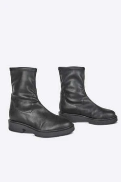 Intentionally BlankIDA VEGAN BOOT - Black 10 Intentionally BlankIDA VEGAN BOOT - Black -AGOLDE Shop IDA VEGAN BOOT 20230911170607 1