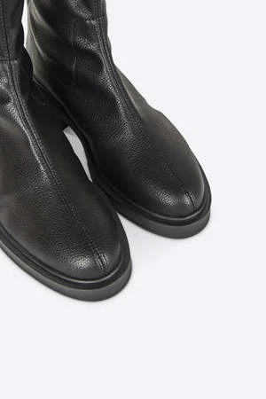 Intentionally BlankIDA VEGAN BOOT - Black 6 Intentionally BlankIDA VEGAN BOOT - Black - Image 4