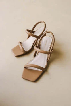 Intentionally BlankINTENTIONALLY KIFTON SANDAL - CLAY -AGOLDE Shop INTENTIONALLY KIFTON SANDAL CLAY 20230513022028 1