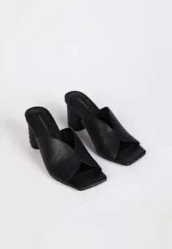 Intentionally BlankKamika Heel - Black