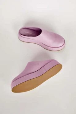 Intentionally BlankINTENTIONALLY RISEN PLATFORM MULE - Black -AGOLDE Shop INTENTIONALLY RISEN PLATFORM MULE Black 20230719013630