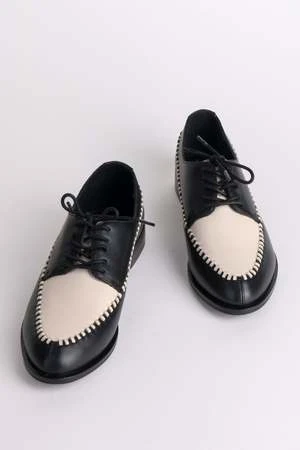 Intentionally BlankSAINTLY OXFORD - BLACK/WHITE 4 Intentionally BlankSAINTLY OXFORD - BLACK/WHITE - Image 2