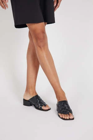 Intentionally BlankKelly City Sandal - Black Sole 3 Intentionally BlankKelly City Sandal - Black Sole