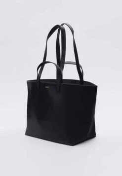 CAHULe Pratique Small Bag - Black 12 CAHULe Pratique Small Bag - Black -AGOLDE Shop Le Pratique Small Bag Black 20230922053742 2