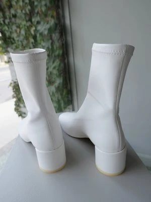 Maison MargielaANATOMICAL TOE STRETCH ANKLE BOOT - WHITE 7 Maison MargielaANATOMICAL TOE STRETCH ANKLE BOOT - WHITE - Image 5