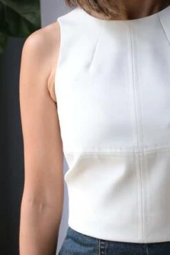 MM6 Maison MargielaSleeveless Crop Top - Off White -AGOLDE Shop MM6 Maison Margiela Sleeveless Crop Top 20230814235932 1