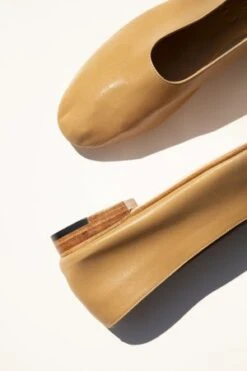 MartinianoGlove Shoe - Camel