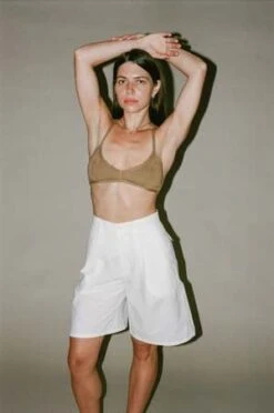 Maryam Nassir ZadehLulu Shorts - Hielo 12 Maryam Nassir ZadehLulu Shorts - Hielo -AGOLDE Shop Maryam Nassir Zadeh Lulu Shorts Hielo 20230801010926 1