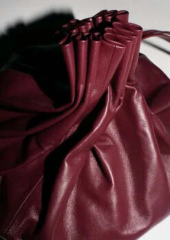 Modern WeavingPleated Balloon Bag - Burgundy