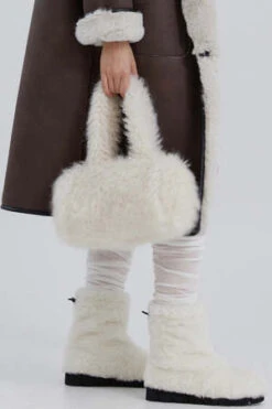 MOLLIOLLIMolliolli Choco Baguette Bag - Ivory