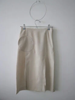 OUORCheek Two Slits Midi-Skirt - Ivory -AGOLDE Shop OUOR Cheek Two Slits Midi Skirt 20170501222523