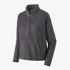PatagoniaPack Out Pullover - Black X-Dye -AGOLDE Shop Patagonia Women s Pack Out Pullover Black X Dye 20211014015602 1
