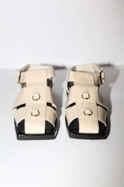 KkCoPierced Fisherman Sandal - Mushroom -AGOLDE Shop Pierced Fisherman Sandal in Mushroom 20230717200744 2