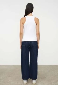 KowtowRacer Back Singlet - White -AGOLDE Shop Racer Back Singlet White 20230809204308 1