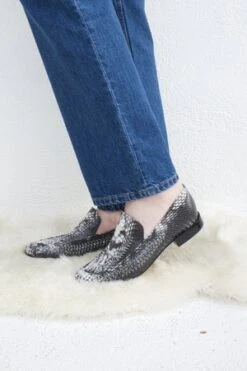 Rachel ComeyFolar Flat Loafer - Roccia Snake Print 15 Rachel ComeyFolar Flat Loafer - Roccia Snake Print -AGOLDE Shop Rachel Comey Folar Flat Roccia Snake Print 20211124042006