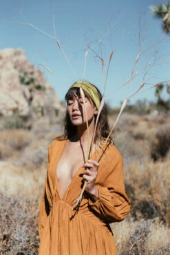 A PERFECT NOMADA Perfect Nomad Silk Head Scarf -AGOLDE Shop SILK HEAD SCARF 20200525183441 2