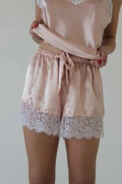 Beverly Hills LingerieSimone Set 8 Beverly Hills LingerieSimone Set -AGOLDE Shop Simone Set 20230223035104 2