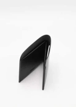 Building BlockSimple Wallet -AGOLDE Shop Simple Wallet in Black or Natural Veg Tan 20221014174910 3