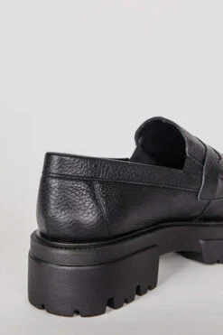 Intentionally BlankTRIO LUG SOLE OXFORD - Black -AGOLDE Shop TRIO LUG SOLE OXFORD 20230830002604 1