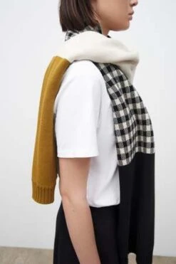 KowtowTerra Scarf - Terra Check -AGOLDE Shop Terra Scarf 20230403210630 1
