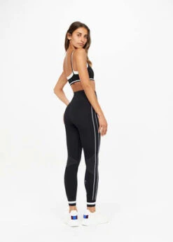 The UpsideSeamless Kelsey Bra - Black -AGOLDE Shop The Upside Seamless Kelsey Bra Black 20231008000430 1