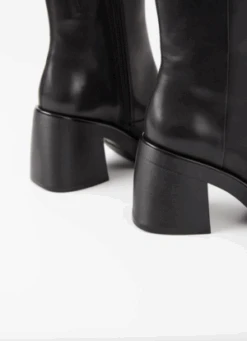 VagabondBrooke Boot - Black -AGOLDE Shop Vagabond Brooke Boot 20230825203959