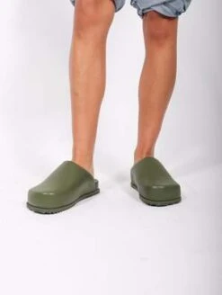 Yume YumeTruck Slide - Vanquish Green 16 Yume YumeTruck Slide - Vanquish Green -AGOLDE Shop Yume Yume Truck Slide Vanquish Green 20230831195326