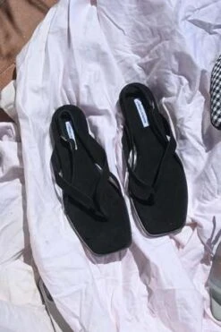 About Ariannequentin Sandals - Black -AGOLDE Shop quentin black 20220522010710 1